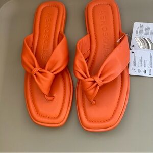 Aerosoles Style Bond Knotted Thong Sandal in Mandarin Leather size 8.5M